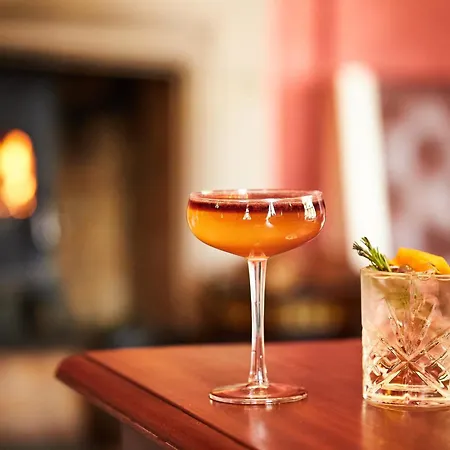 Lough Eske Castle מלון 5*