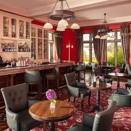 מלון Lough Eske Castle Donegal Town