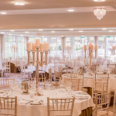 Lough Eske Castle מלון