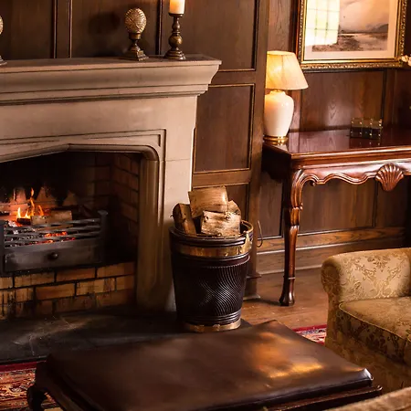 מלון Lough Eske Castle 5*