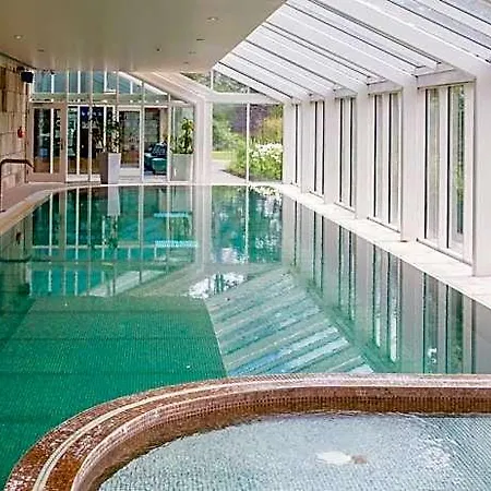 Lough Eske Castle מלון