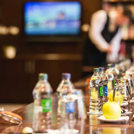 Lough Eske Castle מלון 5*