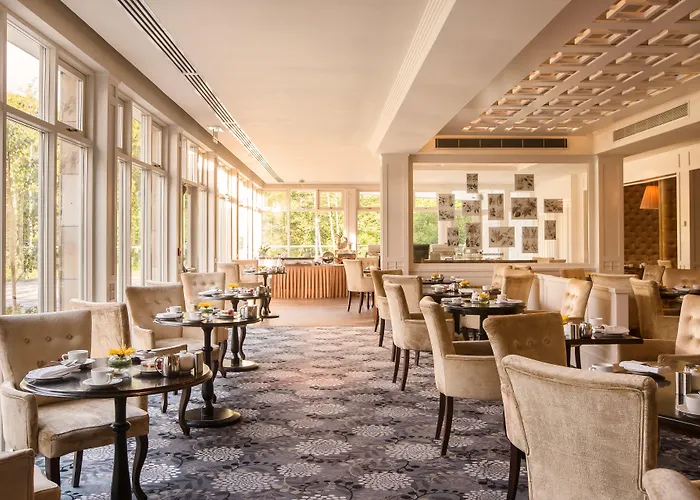 Отель Lough Eske Castle 5*